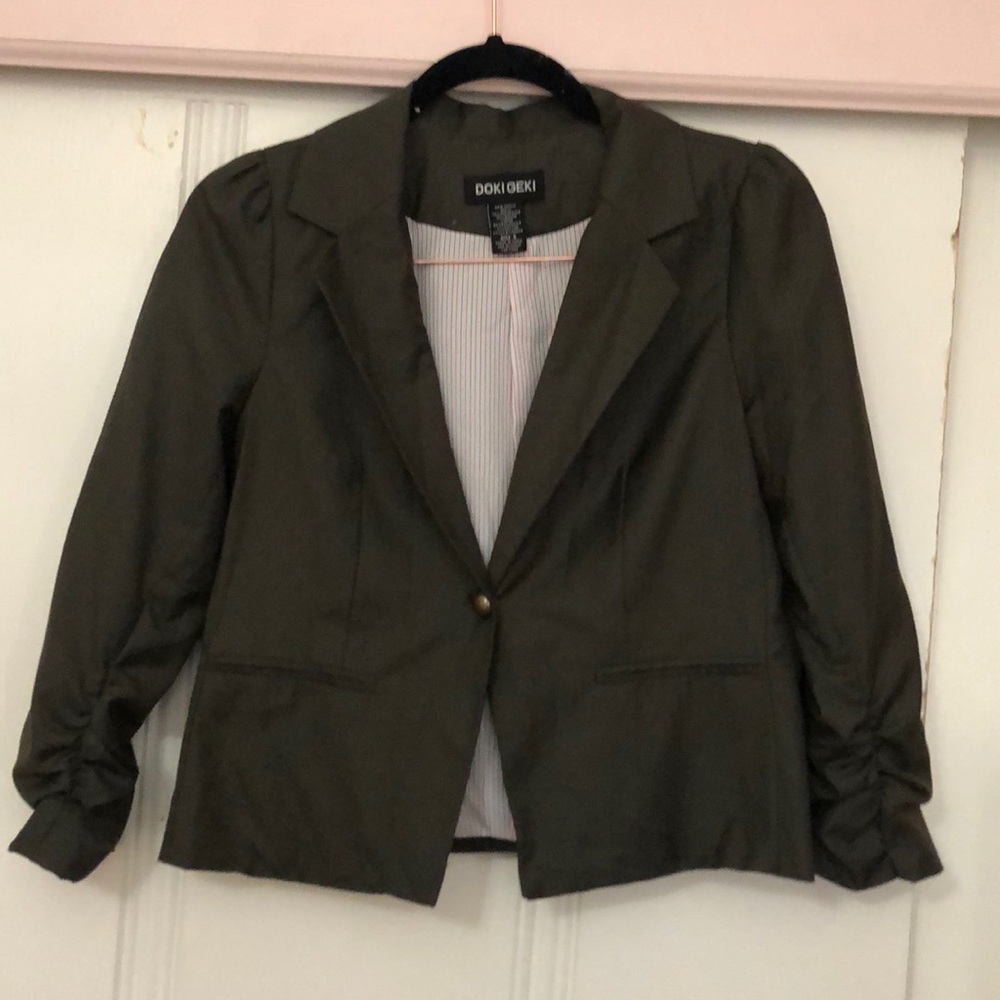 ARMY GREEN blazer with one button closure